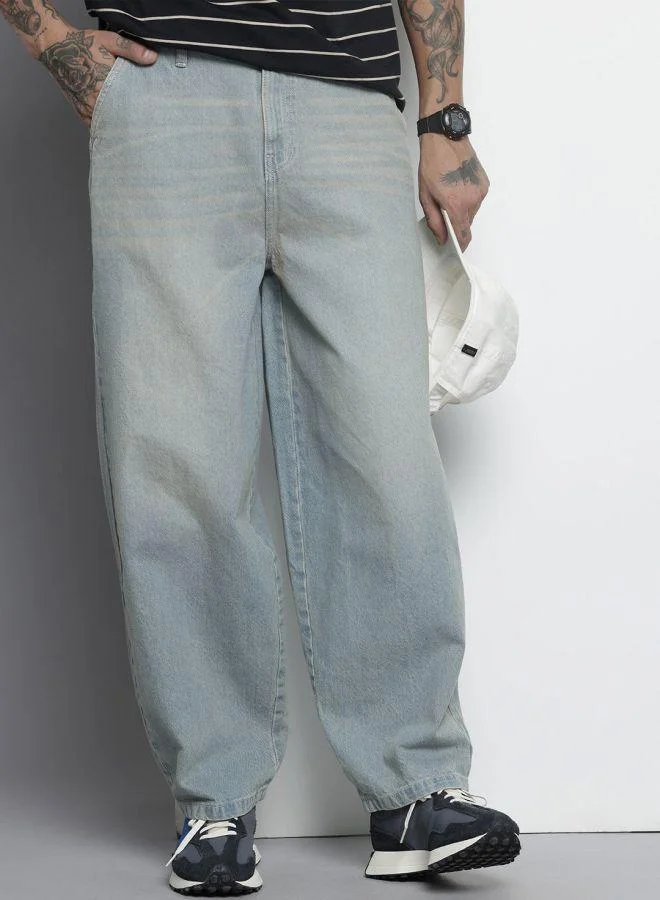 Men Skater Fit Solid Scoop Pocket Mid-Rise Jeans